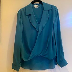 L’agence blue blouse, roomy, sized more like an xs